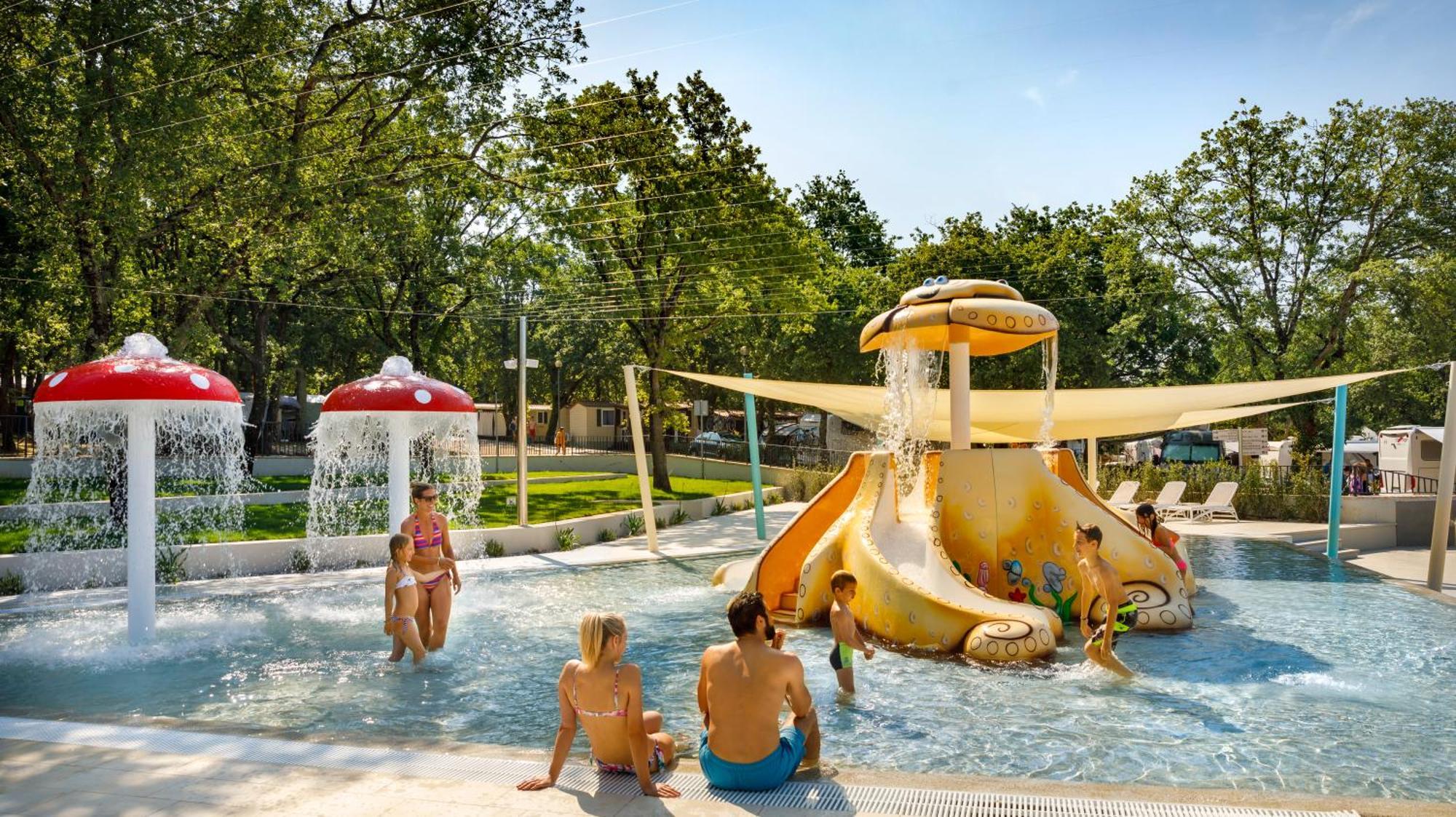 Aminess Planet Camping Maravea Resort - Pitches Novigrad Istria Exterior foto